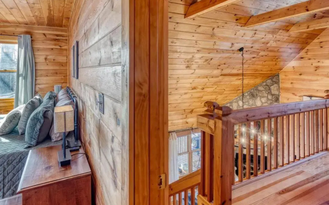 photo 4 of MTN Cabin Sleeps 10 - 5 Mins To Fishing & Camping
