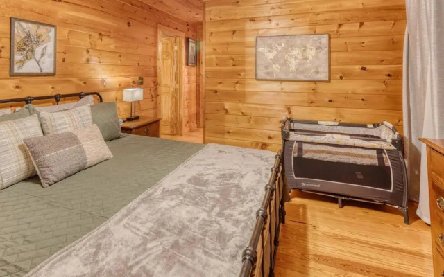photo 5 of MTN Cabin Sleeps 10 - 5 Mins To Fishing & Camping