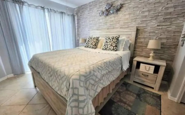 photo 3 of Multi-level Penthouse Deluxe - Sleeps 7 Pe112