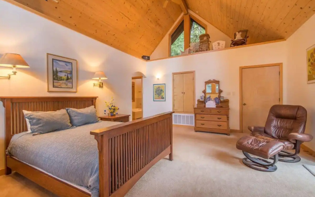 photo 2 of Musketeer by Avantstay Family Friendly Home In Tahoe Swiss Village!