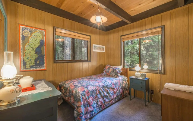 photo 3 of Musketeer by Avantstay Family Friendly Home In Tahoe Swiss Village!