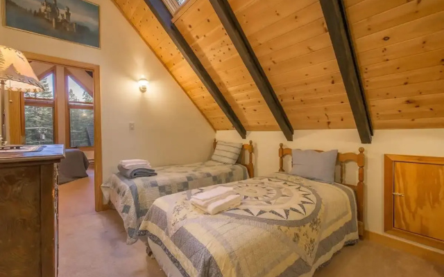 photo 5 of Musketeer by Avantstay Family Friendly Home In Tahoe Swiss Village!