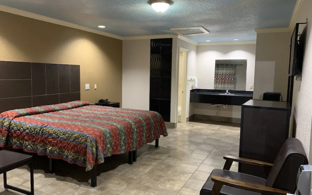 photo 2 of Luxury Inn and Suites