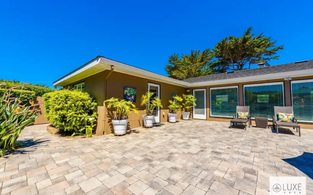 photo 5 of MV 14: Beach Retreat Close to the Beach and Carmel