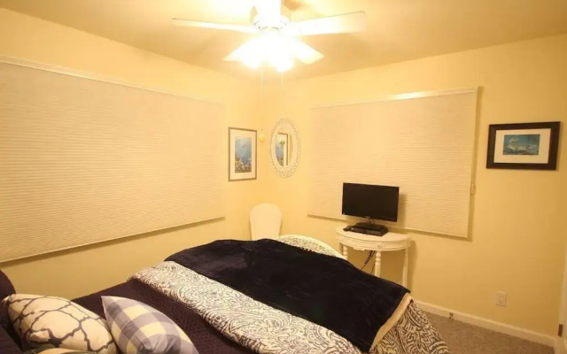 photo 2 of Mv6: 30 Night Minimum Lover's Point Mermaid Cottage