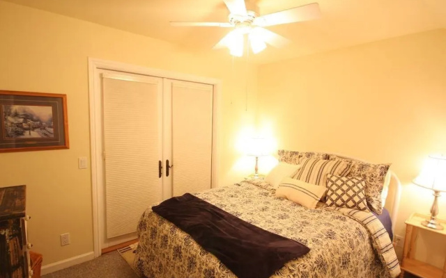 photo 3 of Mv6: 30 Night Minimum Lover's Point Mermaid Cottage