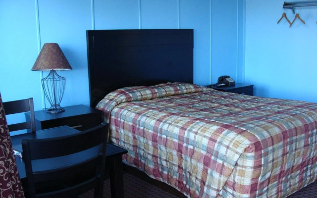photo 5 of Seven Seas Inn & Suites