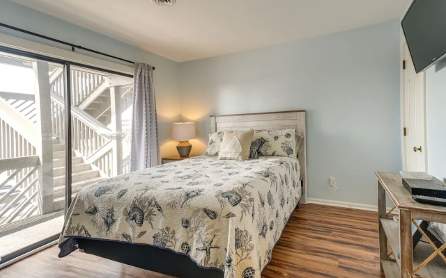 photo 3 of Myrtle Beach Vacation Rental: 1 Mi to Apache Pier!