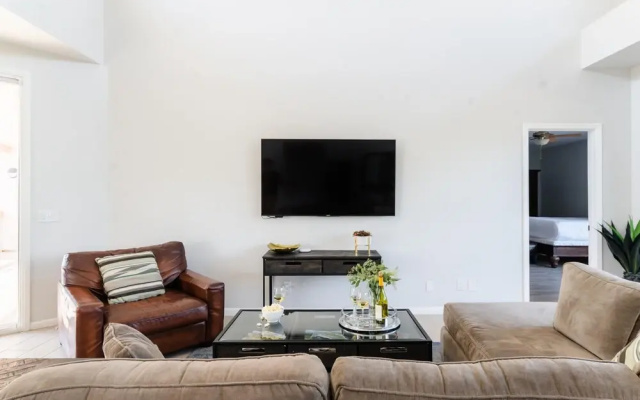 photo 2 of N 75th St #202 - Ivory II