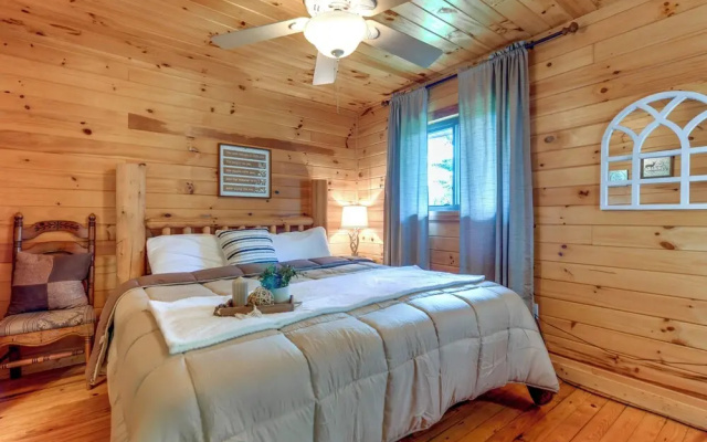 photo 3 of Bryson City Cabin in Smoky Mtn w/ Resort Amenities