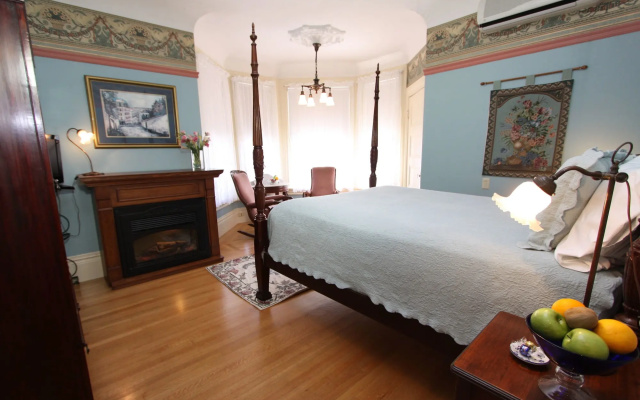 photo 3 of Napa Inn