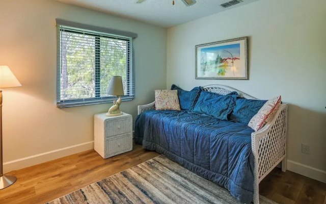 photo 5 of 3 Mi to Beaches: Naples Condo w/ Pool Access!