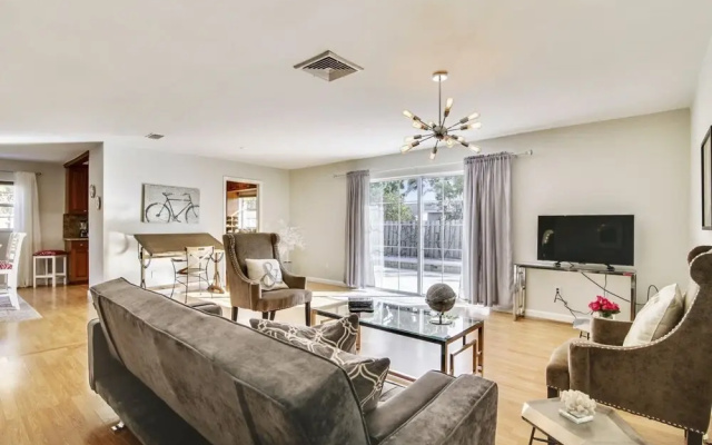 photo 2 of Woodridge - Private & Sanitized, Perfect for Social Distancing & Working From Home. Private Pool, Pet Friendly. Discounted During Pandemic. Super-host Support