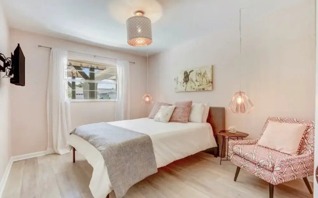photo 4 of Woodridge - Private & Sanitized, Perfect for Social Distancing & Working From Home. Private Pool, Pet Friendly. Discounted During Pandemic. Super-host Support