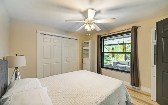 photo 2 of 4 Mi to Beach: Pet-friendly Home in Naples!