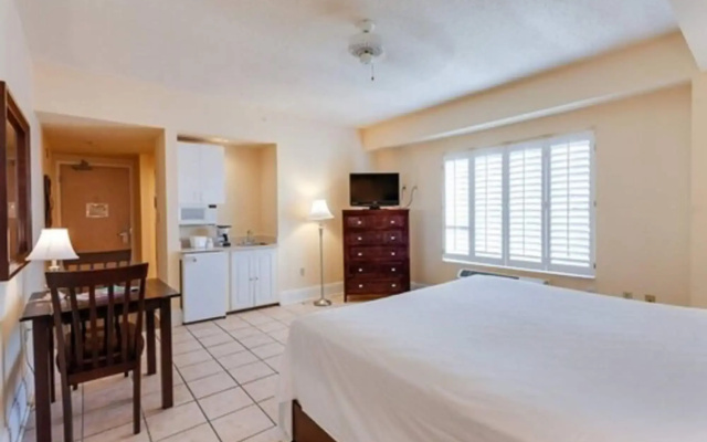 photo 4 of Naples Park Central Hotel