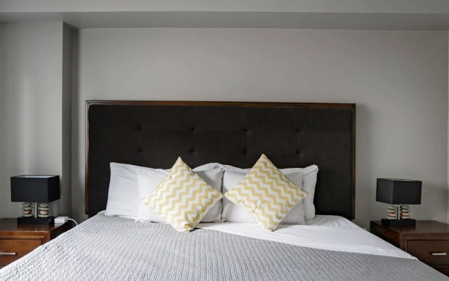 photo 4 of Nashville's #1 Location 2BR/2BATH - Free Parking - Music City! (CH1)