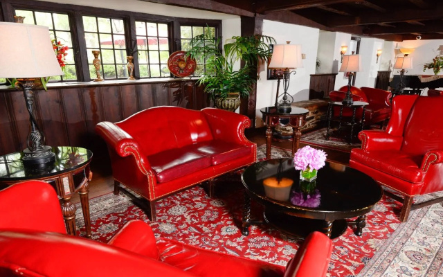 photo 2 of Nassau Inn
