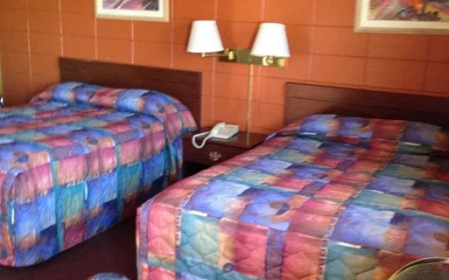 photo 3 of National 9 Apple Tree Inn