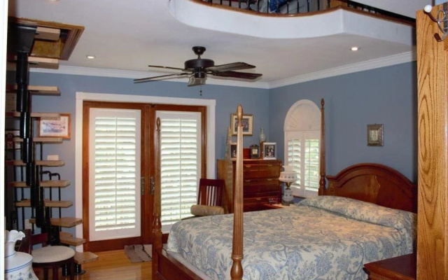 photo 2 of Nautical House