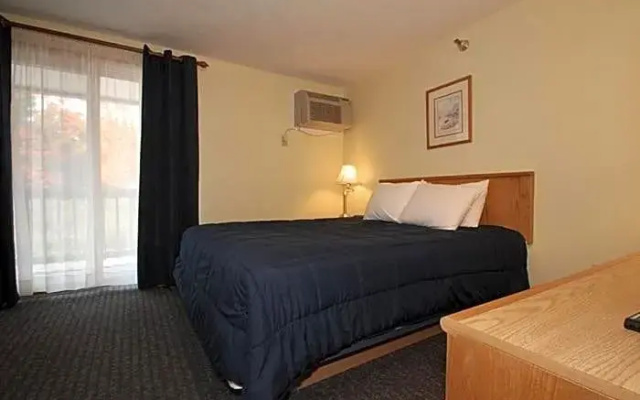 photo 5 of Nautical Mile Resort