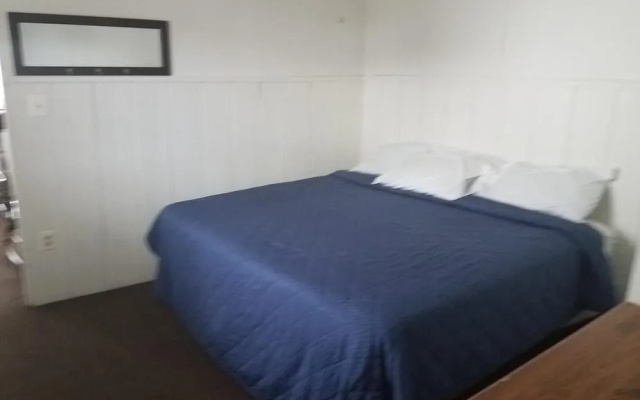 photo 4 of Nautical Motel