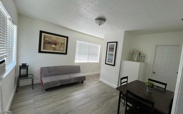 photo 2 of Near The Beach 2rooms Apartment in Fort Lauderdale