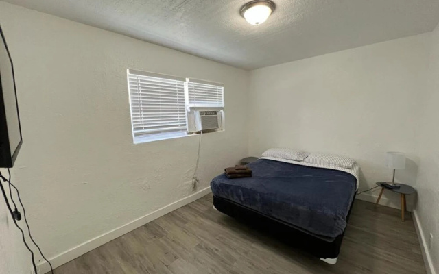 photo 3 of Near The Beach 2rooms Apartment in Fort Lauderdale