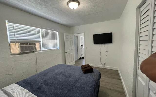 photo 4 of Near The Beach 2rooms Apartment in Fort Lauderdale