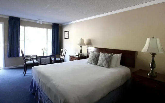 photo 5 of The Occidental Lodge