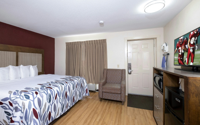 photo 4 of Red Roof Inn Neptune - Jersey Shore