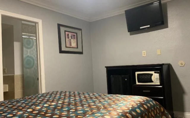 photo 3 of New Bay Motel