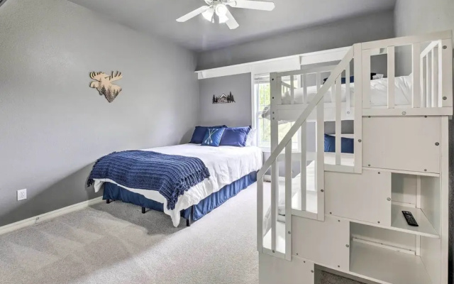 photo 4 of Bella Vista Home w/ Yard: Half Mile to Trails!