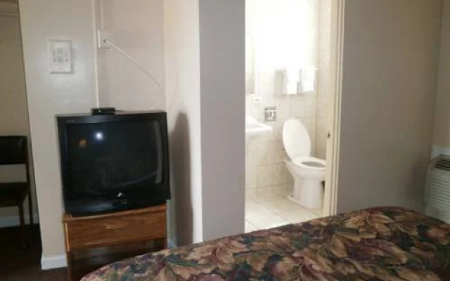 photo 3 of New Budget Motel