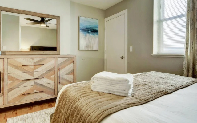 photo 3 of New Charming Denver Apt 2BD Sleeps 6 Great Location!
