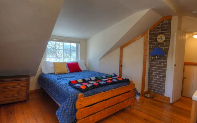 photo 2 of New! Edelweiss Mountain Haus -- E.v. Reg # 3386 3 Bedrooms 2.5 Bathroo