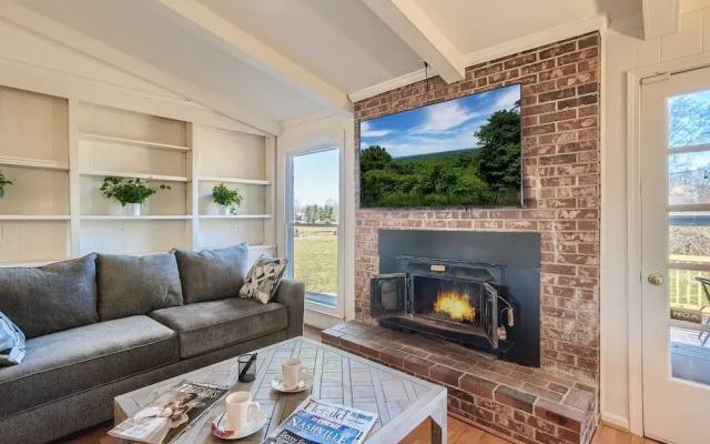 photo 2 of NEW- Family Friendly Ranch Home Near Nashville! (TA)