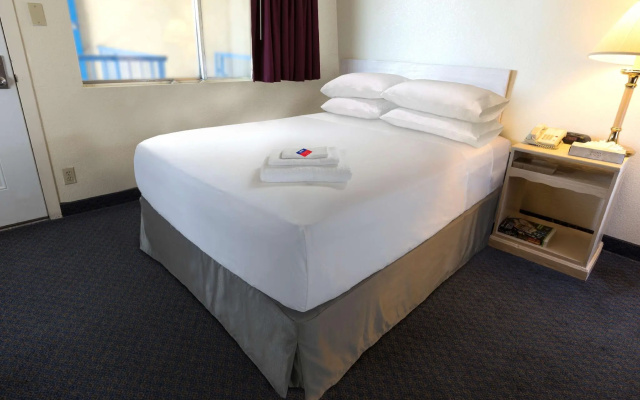 photo 2 of Americas Best Value Inn & Suites Forsyth