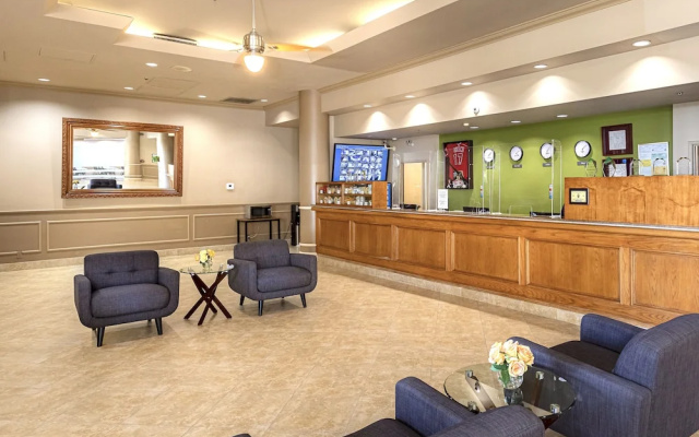 photo 2 of New Gardena Hotel