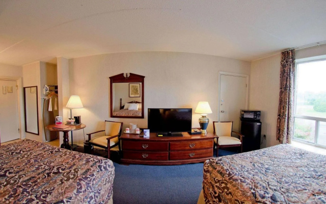 photo 3 of New Hartford Hotel