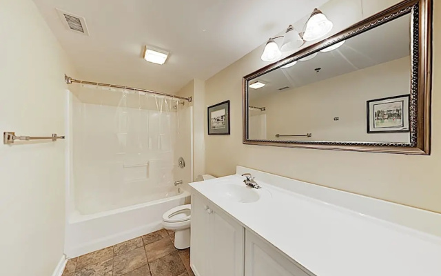 photo 5 of New Listing! 9th-floor River-view W/ Balcony 1 Bedroom Condo