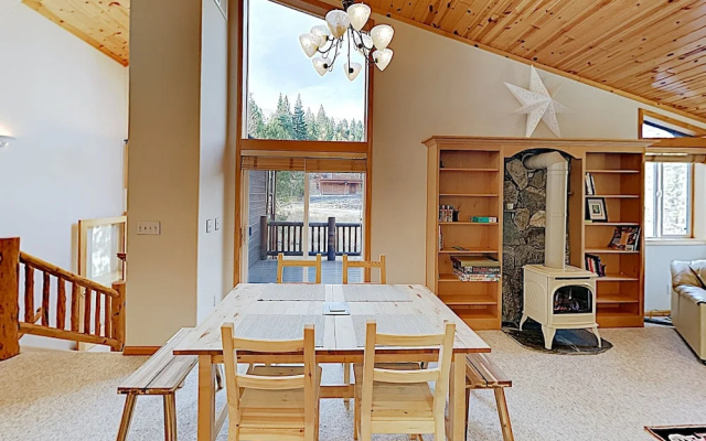 photo 4 of New Listing! Alder Creek , Near Slopes 3 Bedroom Home