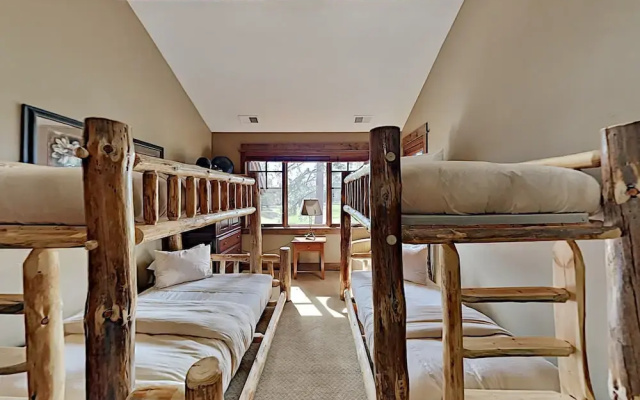 photo 4 of New Listing! All-suite Townhome W/ Deck & Hot Tub 3 Bedroom Townhouse