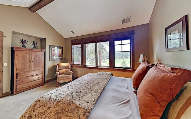 photo 5 of New Listing! All-suite Townhome W/ Deck & Hot Tub 3 Bedroom Townhouse