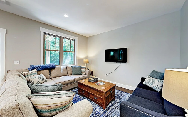 photo 2 of New Listing! Brand-new Near Downtown 3 Bedroom Home