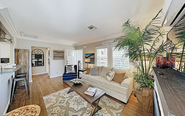 photo 2 of New Listing! Charming Oceanside Getaway 2 Bedroom Home