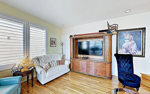 photo 5 of New Listing! Chic Alki Beach W/ Bay Views 4 Bedroom Home