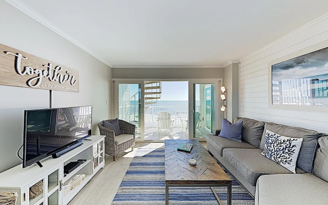 photo 2 of New Listing! Chic Ocean-View Condo W/ Rooftop Deck Condo