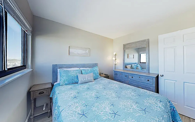photo 4 of New Listing! Chic Ocean-View Condo W/ Rooftop Deck Condo