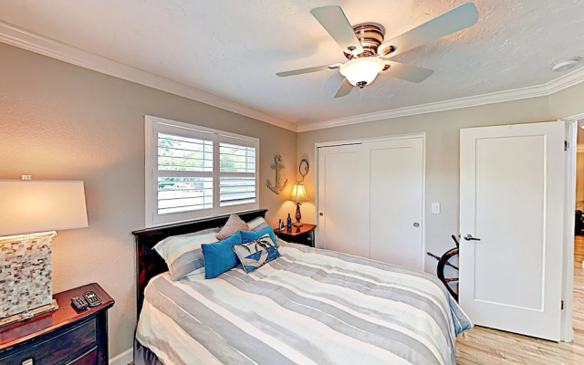 photo 2 of New Listing! Chic W/ Posh Outdoor Patio 2 Bedroom Home